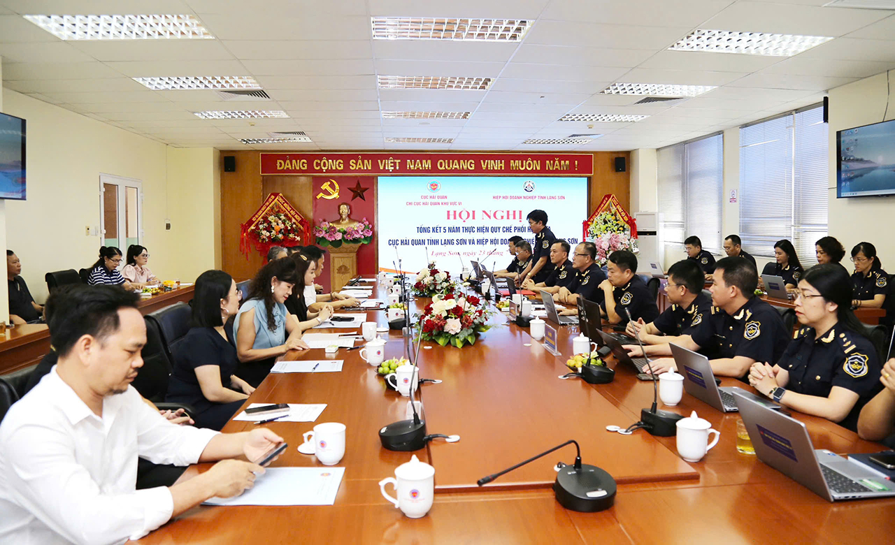 Toàn cảnh Hội nghị tổng kết 5 năm thực hiện Quy chế phối hợp giữa Hải quan và Hiệp hội Doanh nghiệp.