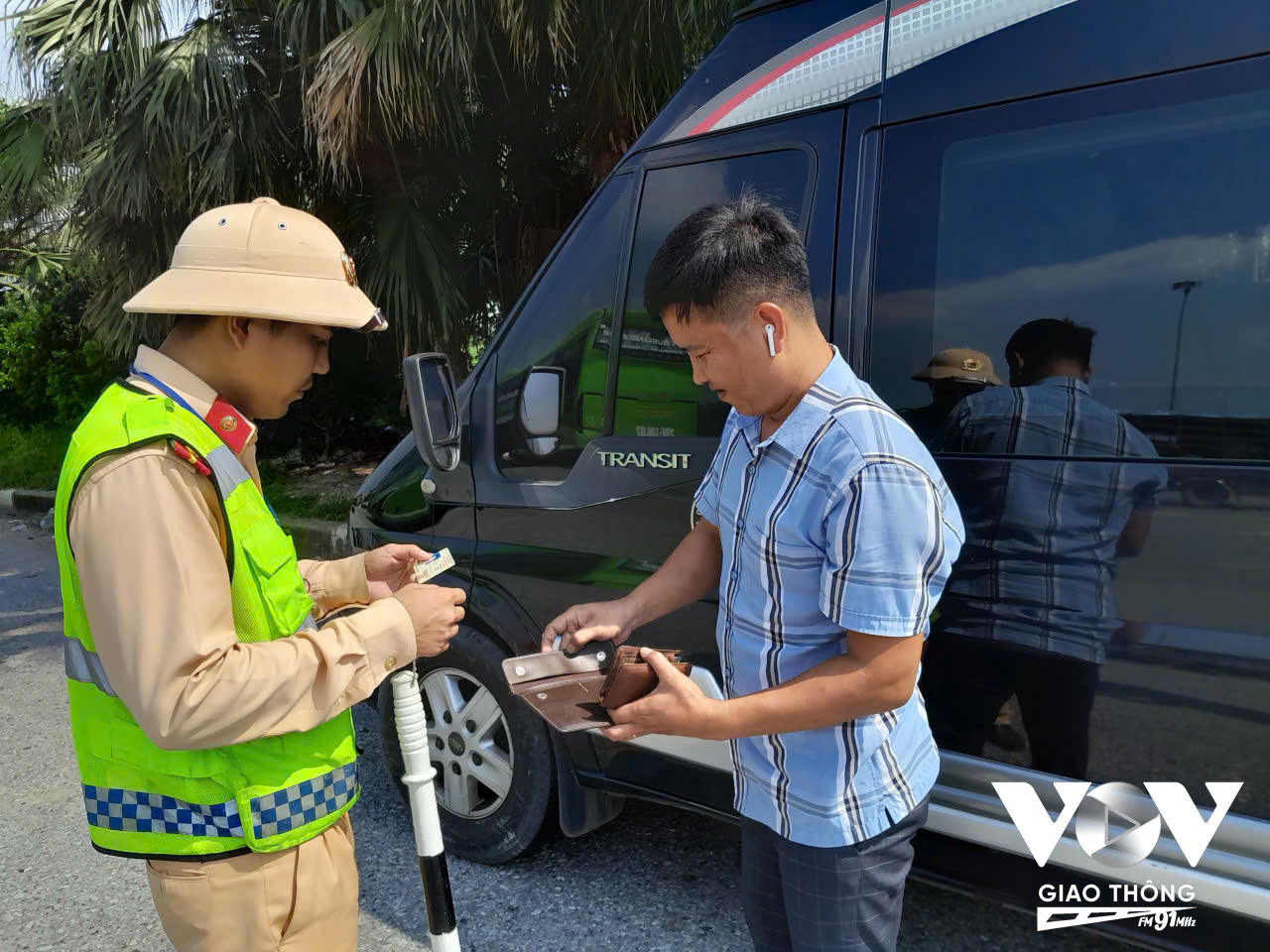 Từ ngày 25/7, lực lượng Cảnh sát giao thông trên toàn quốc đã đồng loạt ra quân cao điểm tổng kiểm soát phương tiện kinh doanh vận tải.