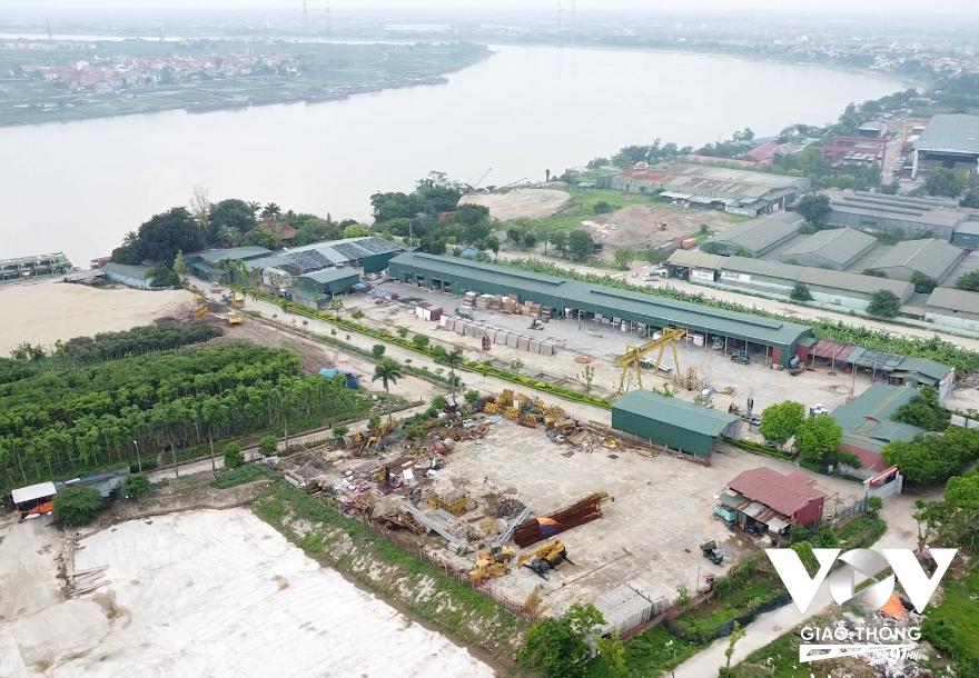 Toàn cảnh khu đất gần 5ha đất nông nghiệp bà con bãi Tân Bồi 3 cho rằng bị Công ty TNHH Xây dựng công trình Hoàng Hà giả mạo chữ ký, lừa đảo, chiếm đoạt tài sản.