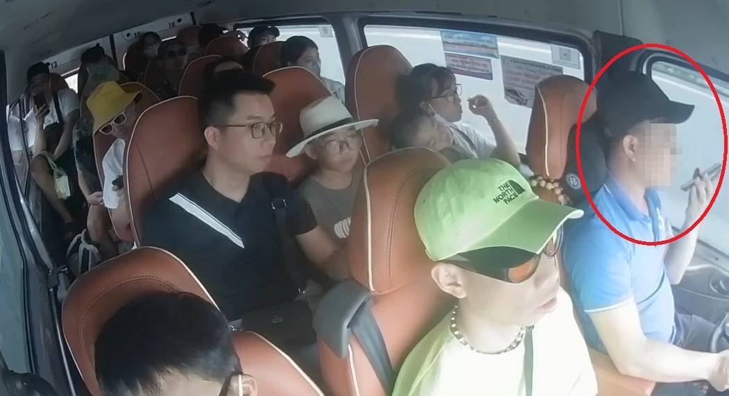 Dù biết sử dụng điện thoại khi lái xe đem lại nhiều rủi ro về TNGT, nhưng nhiều tài xế vẫn cố tình vi phạm. Ảnh cắt từ clip