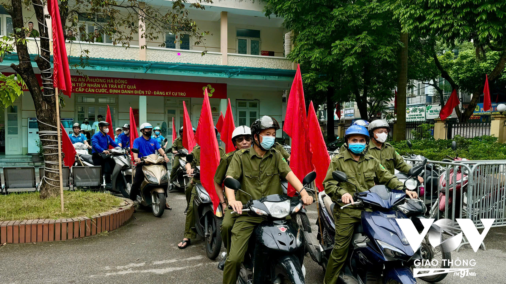 Lễ ra quân xử lý vi phạm trật tự an toàn giao thông, trật tự công cộng, trật tự đô thị và vệ sinh môi trường trên địa bàn phường Hà Đông