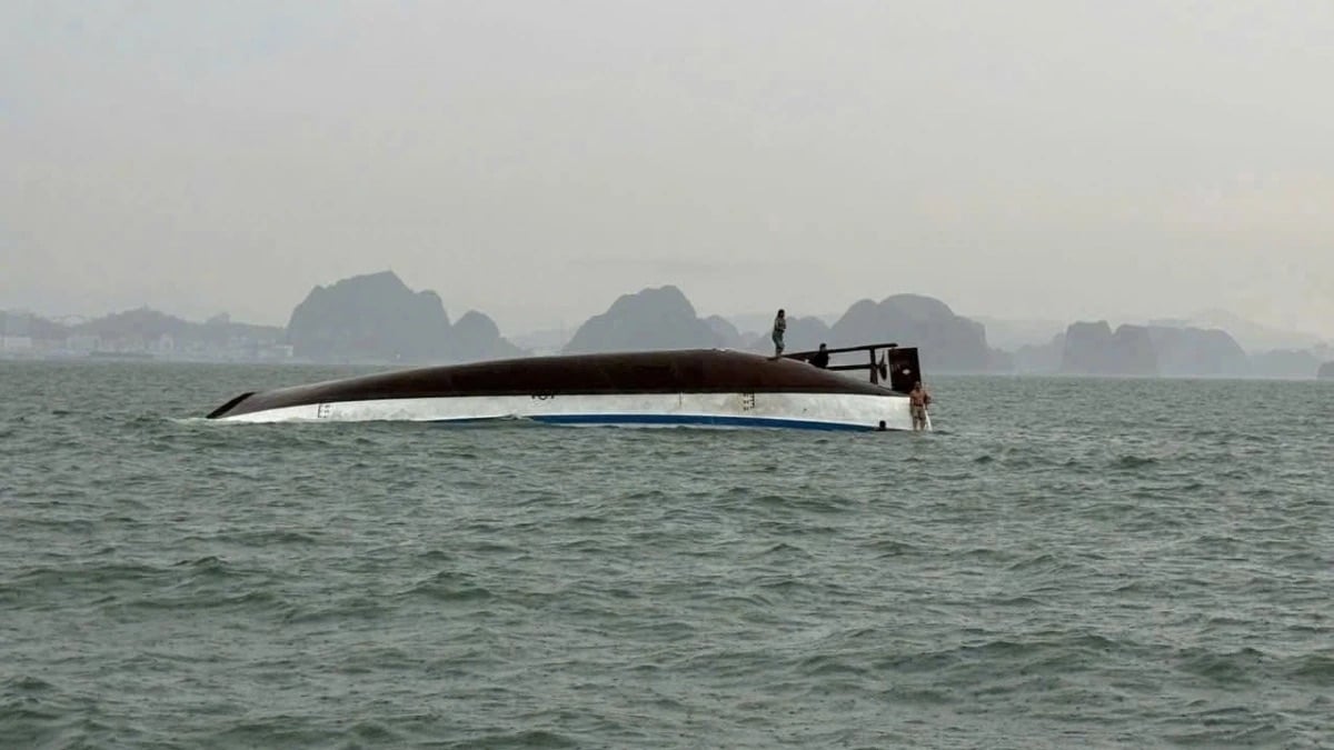 Hiện trường vụ lật tàu Vịnh Xanh ở Vịnh Hạ Long