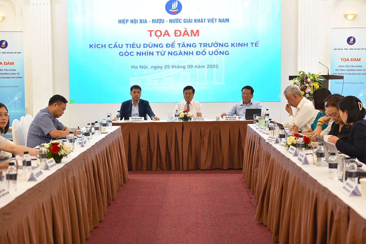 Theo các chuyên gia kinh tế rất nhiều ngành hàng trong đó có cả ngành đồ uống đang đối mặt với những khó khăn, thách thức do người tiêu dùng thắt chặt chi tiêu