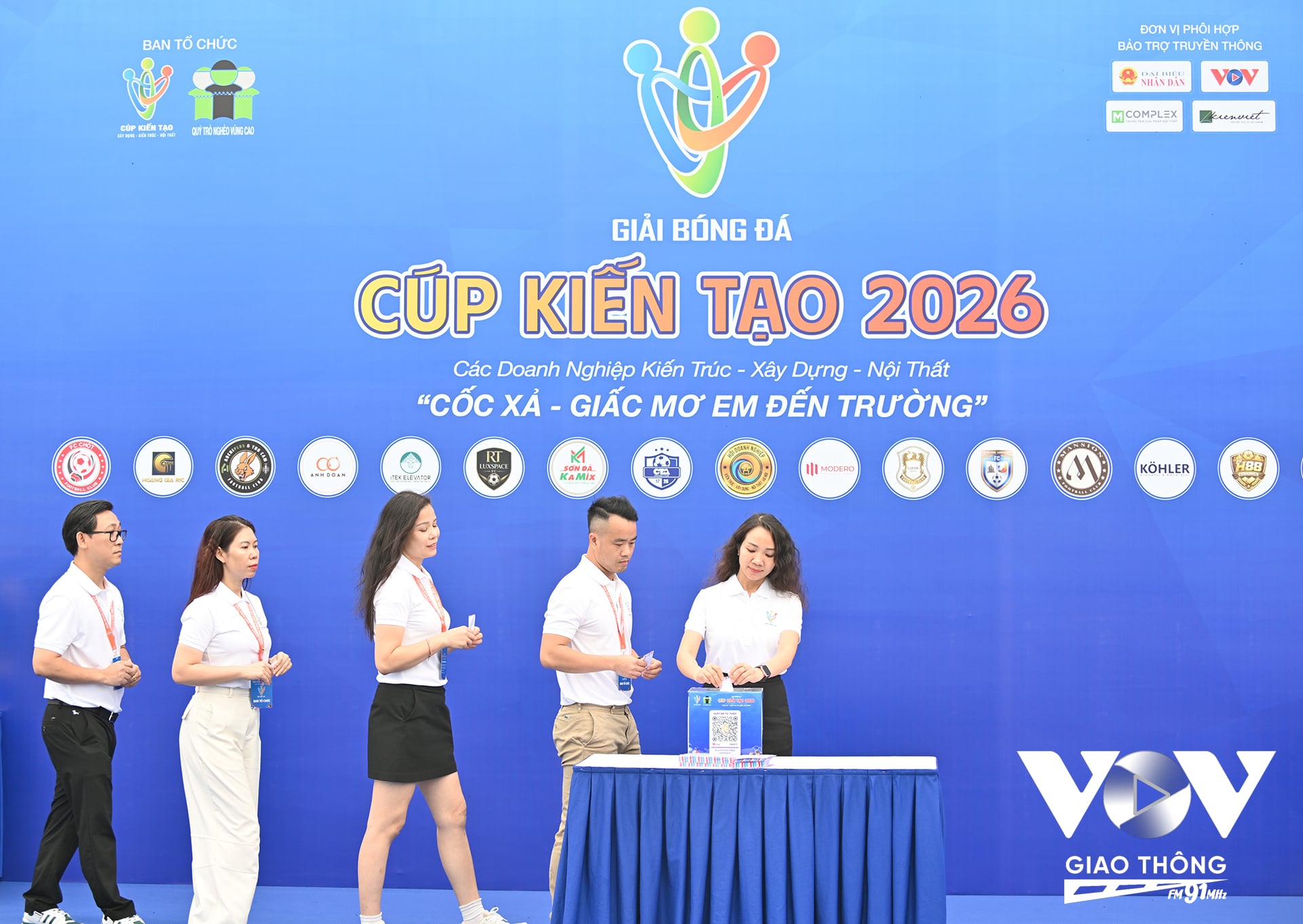 Đại diện các nhà tài trợ ủng hộ. Đến nay giải Cúp kiến tạo 2026 đã nhận được hơn 1 tỷ 100 triệu đồng tiền quyên góp