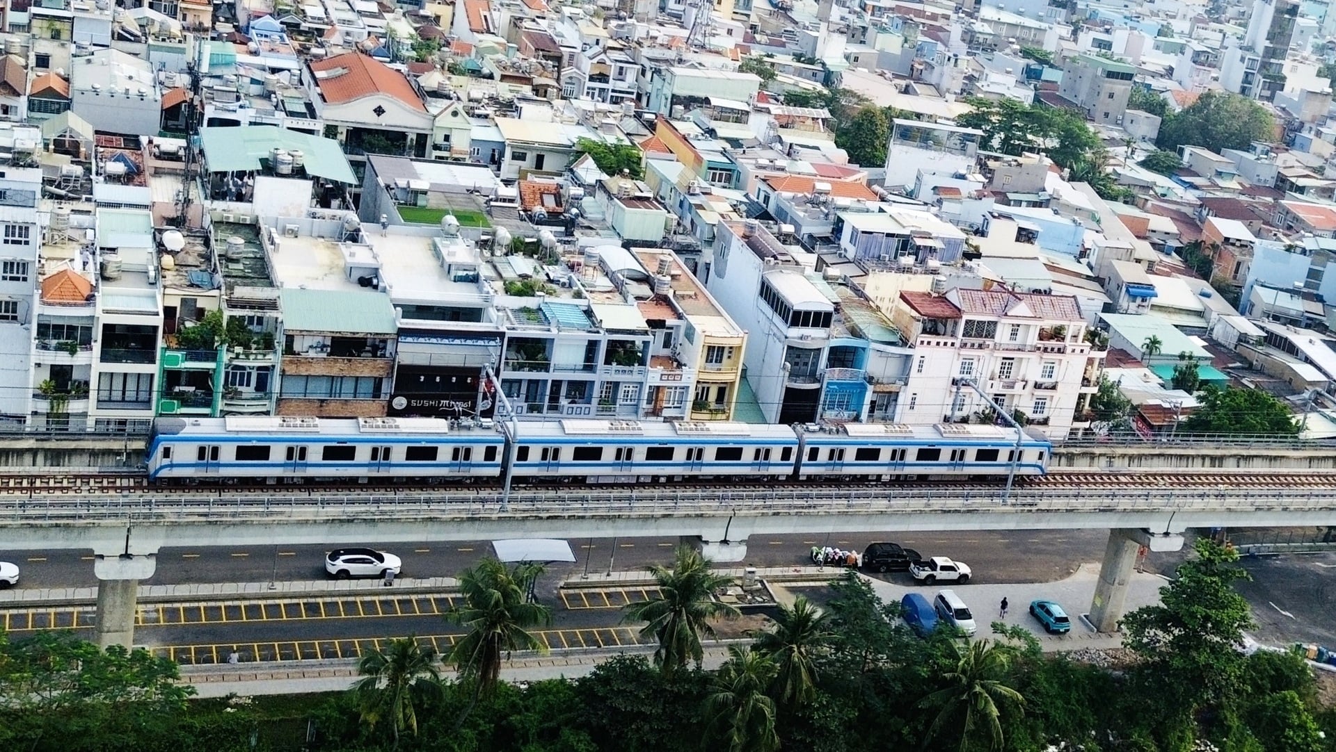 Mỗi ngày có khoảng 60.000 lượt khách đi metro số 1