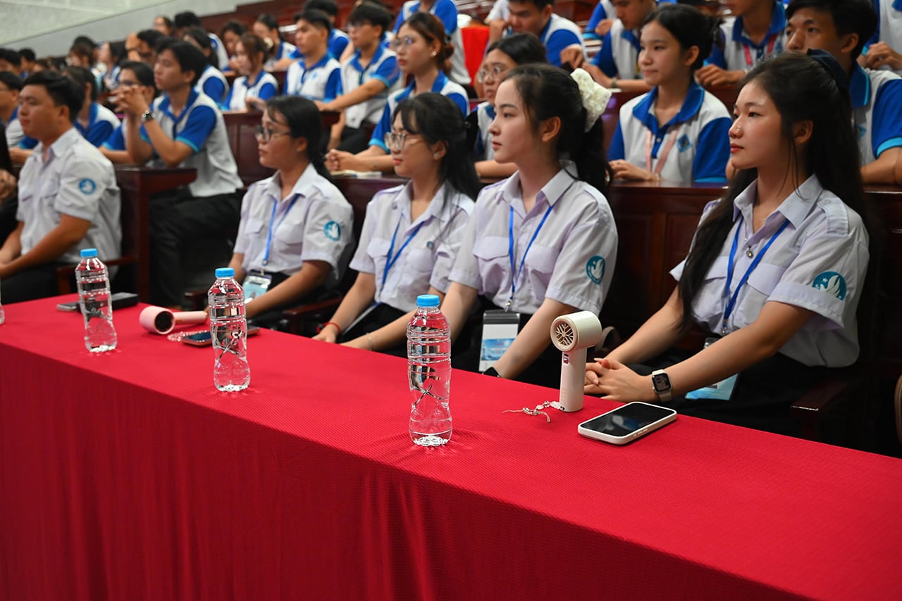 Liên Chi hội Sinh viên Cà Mau hiện có 3.000 hội viên, những thành viên tham gia buổi tuyên truyền này sẽ là tuyên truyền viên cho các bạn trong Chi hội.