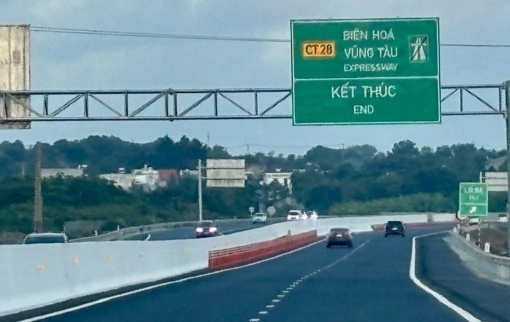 Điểm kết thúc tại nút giao với Quốc lộ 56 và tuyến tránh Bà Rịa thuộc TP.HCM (TP. Bà Rịa cũ)