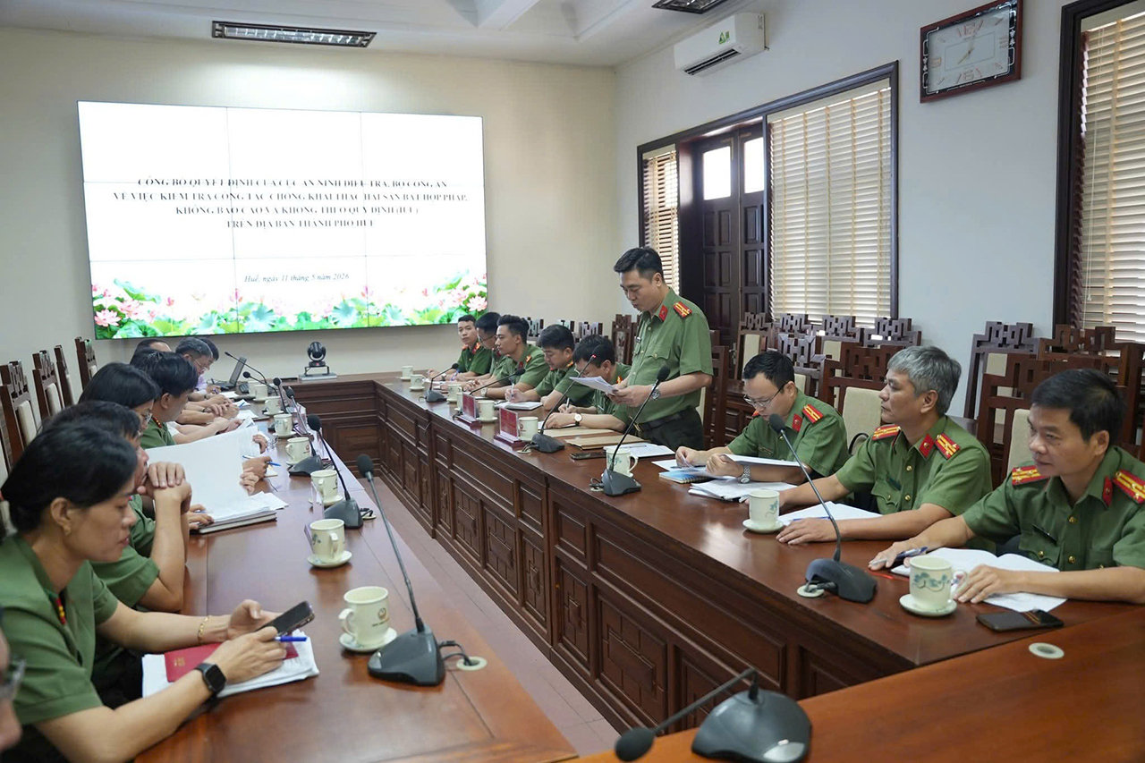 Công bố Quyết định của Cục An ninh điều tra về việc kiểm tra công tác chống khai thác IUU trên địa bàn TP. Huế.
