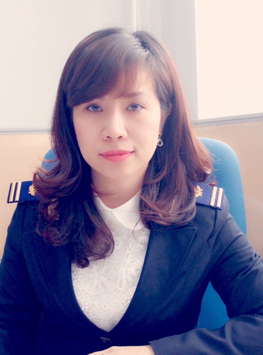 bà Lê Nguyễn Việt Hà, Trưởng phòng, thuộc Cục Giám sát, quản lý, Tổng cục Hải quan