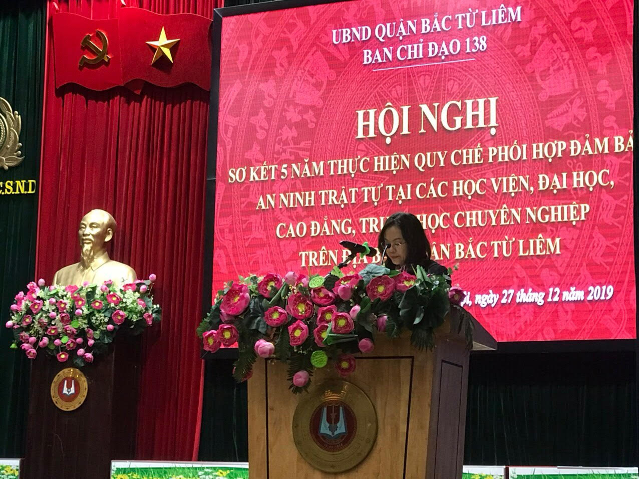 Đồng chí Nguyễn Thị Nắng Mai – Phó Chủ tịch UBND Quận phát biểu tại Hội nghị