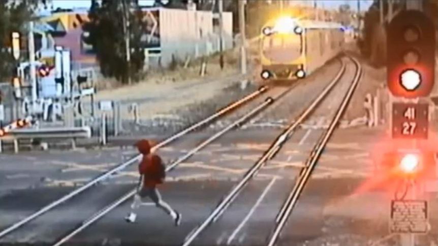 7 News Sydney Trains Train Surfing activity caught on CCTV
