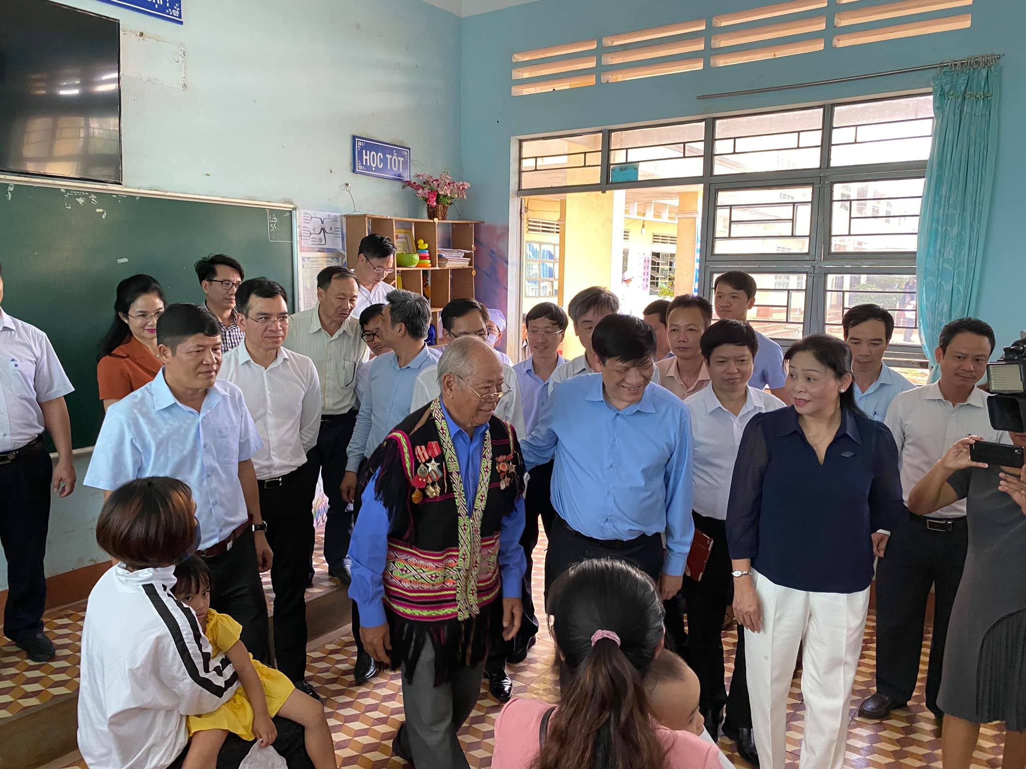 Quyền Bộ trưởng Bộ Y tế Nguyễn Thanh Long tham dự lễ phát động chiến dịch tiêm chủng phòng bạch hầu