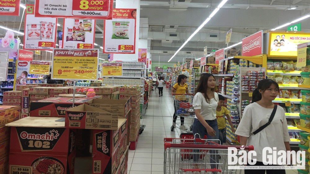Siêu thị BigC Bắc Giang áp dụng nhiều chương trình khuyến mãi trong Tháng kích cầu tiêu dùng hàng nội địa.