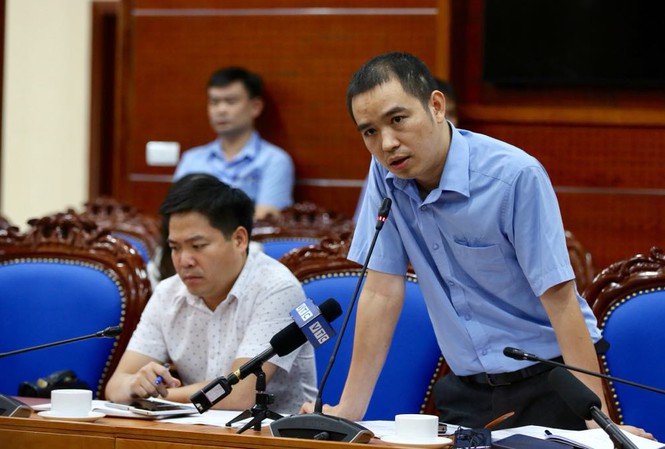 Đại diện công ty CP nước sạch sông Đà tại cuộc họp báo.