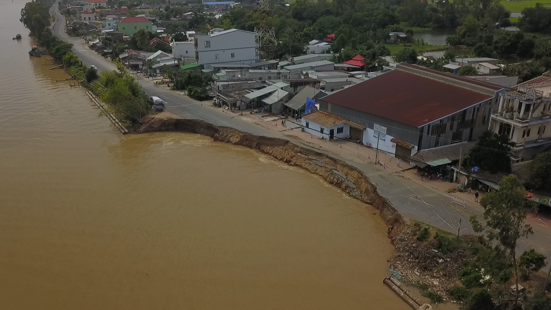 Trước đó khu vực lở Quốc lộ 91 ở tỉnh An Giang đã ảnh hưởng tới giao thông đi lại