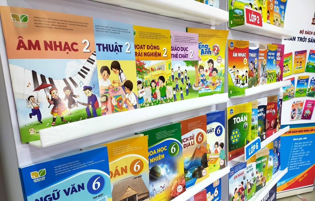Sách giáo khoa lớp 2 và lớp 6 mới của Nhà xuất bản Giáo dục Việt Nam.