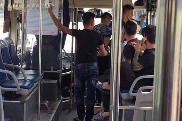 Nhóm đối tượng hành hung nữ nhân viên xe buýt tuyến 103 ở Hà Nội hôm 20/10