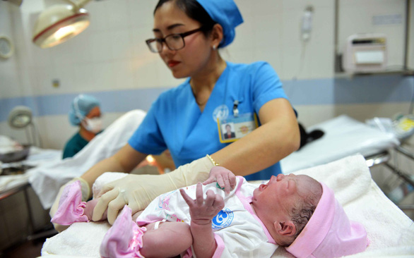 Một em bé chào đời ở Bệnh viện Từ Dũ (Q.1, TP.HCM) - Ảnh: DUYÊN PHAN