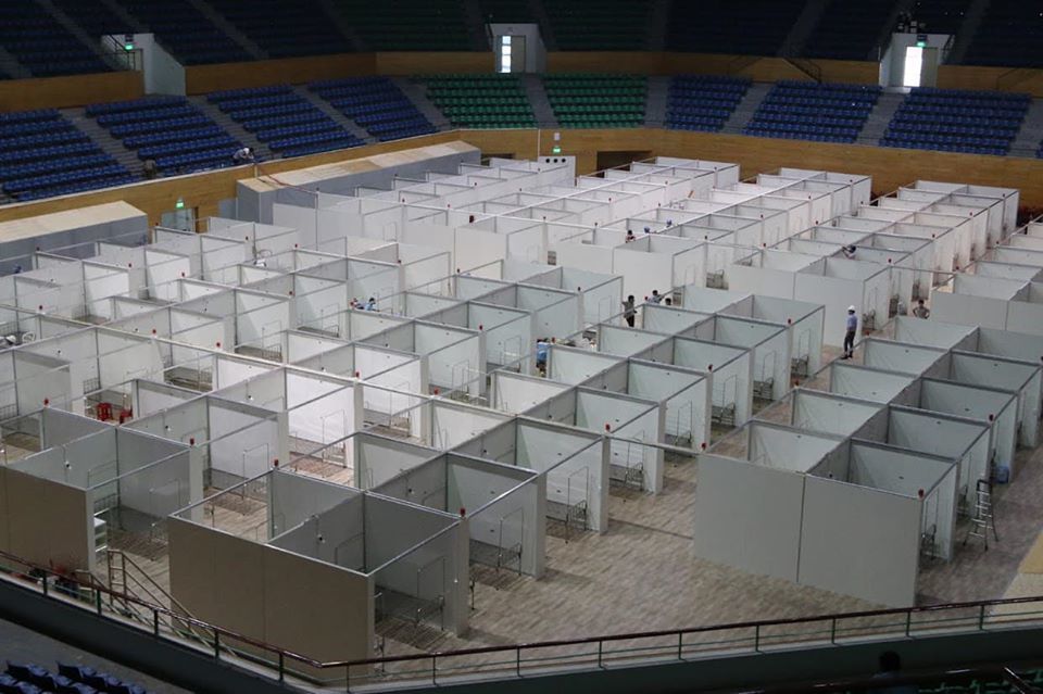Toàn bộ mặt sàn thi đấu của Cung Thể thao Tiên Sơn sẽ được lắp đặt 120 buồng bệnh, mỗi buồng 2 giường