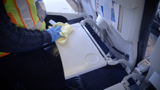 Hãng hàng không Southwest (Mỹ) cho biết sẽ cắt giảm một số quy trình vệ sinh khoang hành khách mà hãng đã thực hiện từ tháng 3