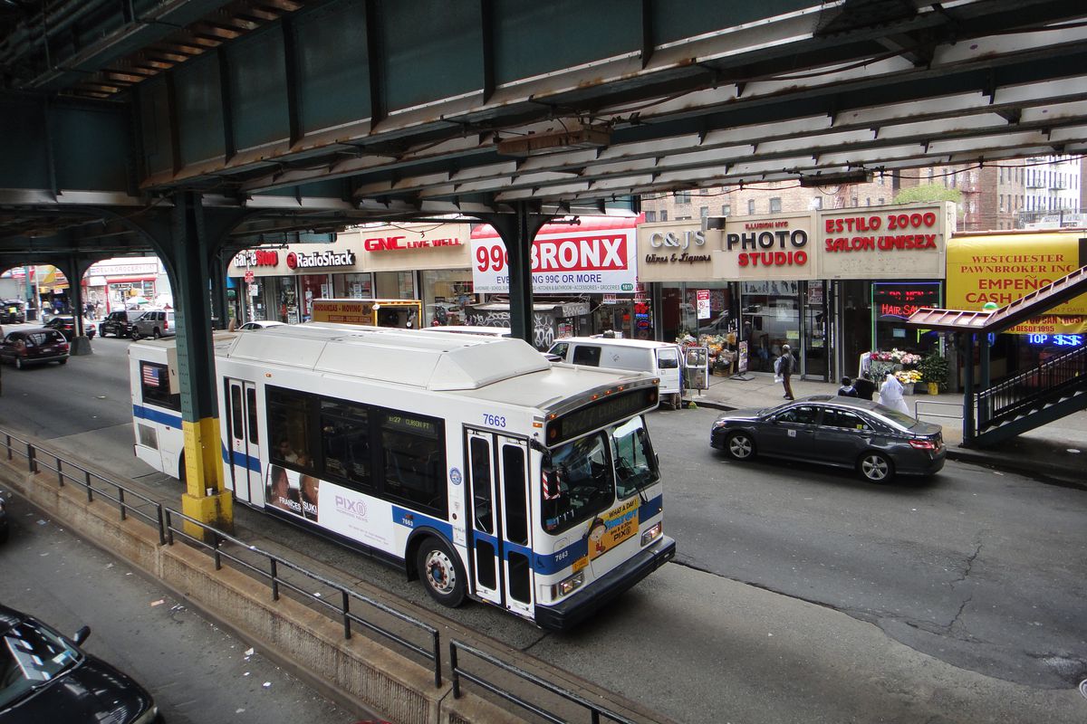 Công ty vận tải Metropolitan của New York (Mỹ)  tuyên bố sẽ loại bỏ 400 điểm dừng chờ xe buýt ở Quận Bronx