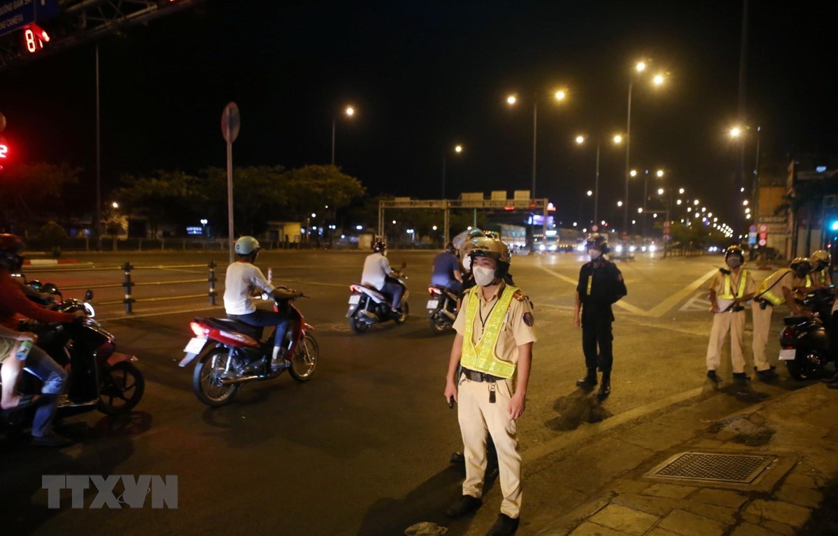 Cảnh sát giao thông-Cảnh sát cơ động chốt chặn phòng chống đua xe