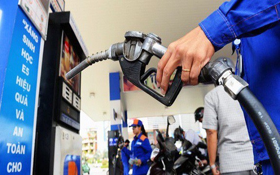 Bộ Tài chính mới đây đã không chấp thuận đề xuất giảm 50% thuế Bảo vệ môi trường đối với xăng dầu là nhiên liệu đầu vào của các loại hình vận tải