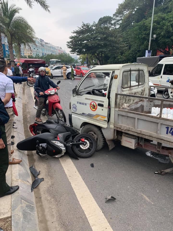 Quảng Ninh: Say rượu nôn trên xe, đâm liên hoàn khiến hai người bị thương