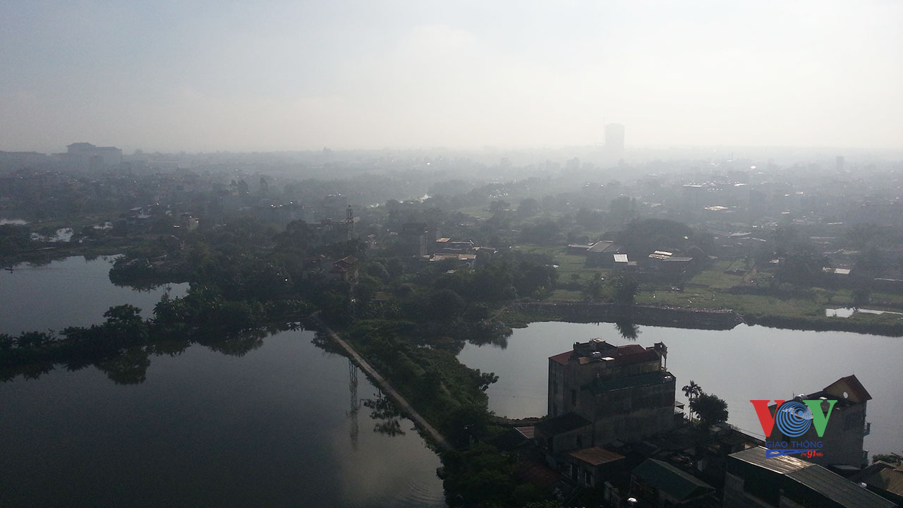 Tình trạng ô nhiễm không khí, đặc biệt là ô nhiễm khói bụi xảy ra ở nhiều quận huyện trên địa bàn Hà Nội với rất nhiều nguyên nhân khác nhau (Ảnh: Quang Hùng/Kênh VOVGT)