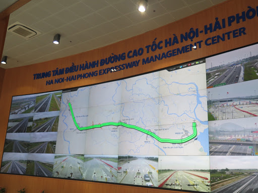 Hệ thống ITS tại Trung tâm điều hành cao tốc Hà Nội-Hải Phòng (Ảnh: VGP)
