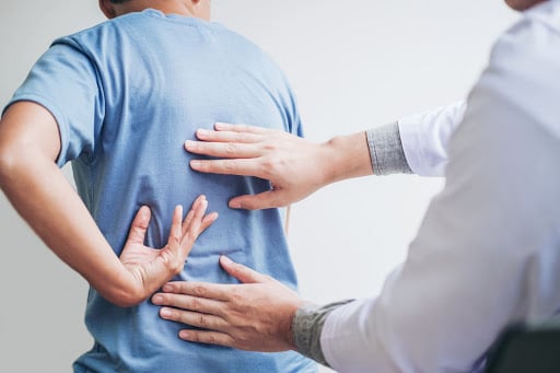 Chiropractic điều trị các bệnh cột sống lưng