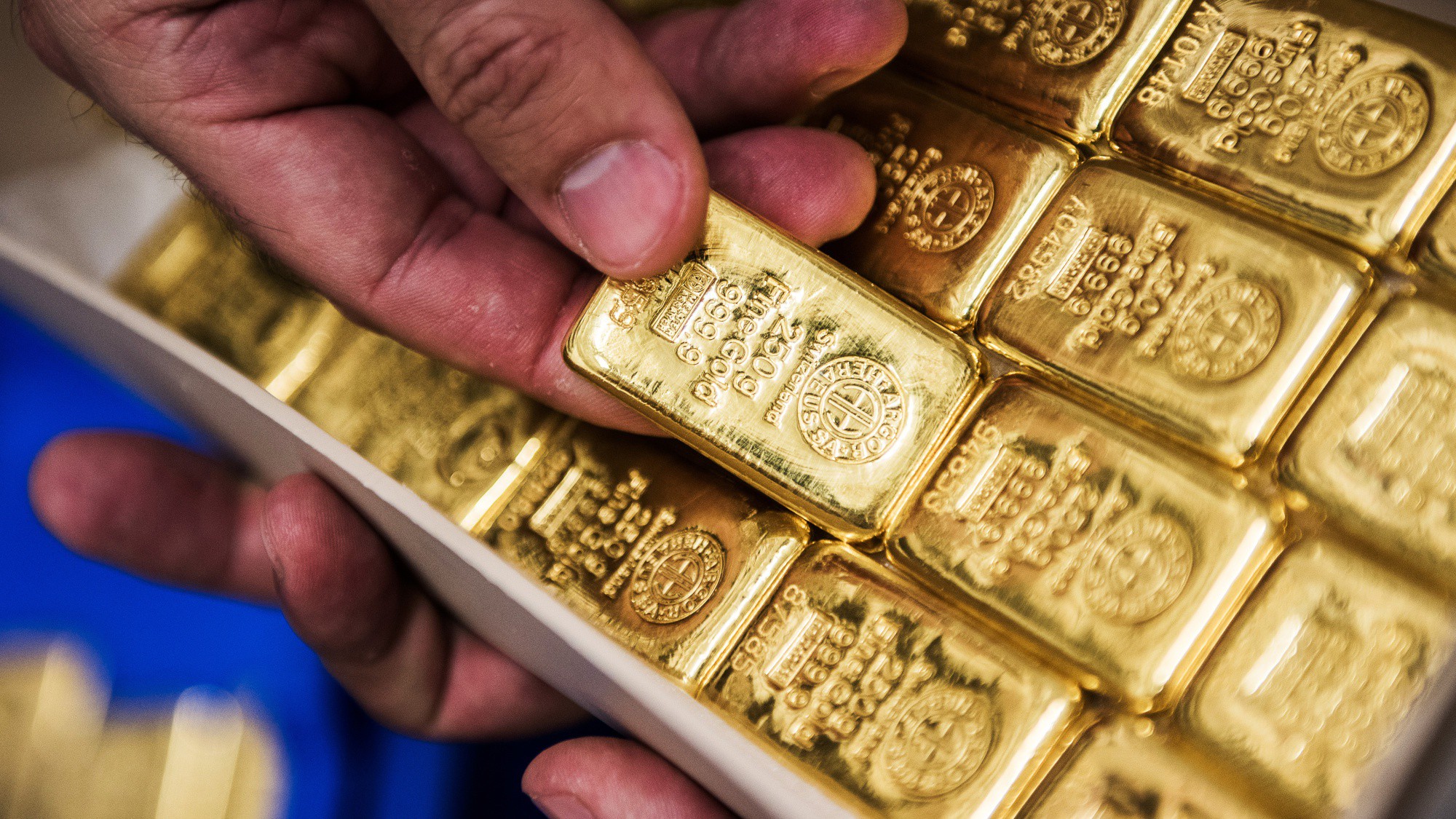 Giá vàng hôm nay 2/6 trên thị trường thế giới tiếp tục đà chinh phục đỉnh cao mới.