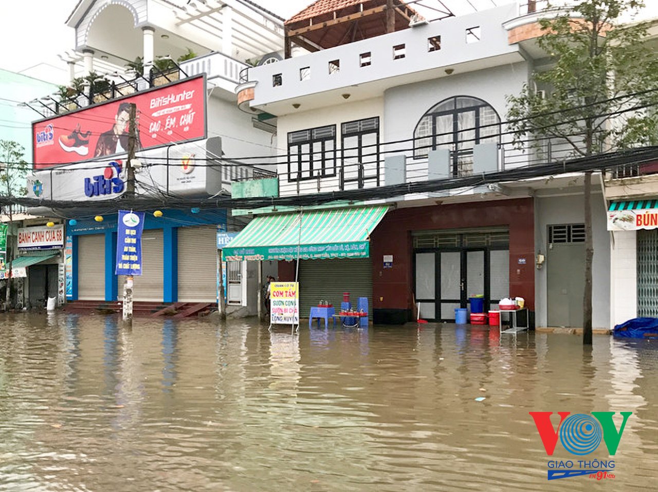 Nhiều tuyến đường trọng điểm tại Thành phố Cần Thơ ngập nước nghiêm trọng