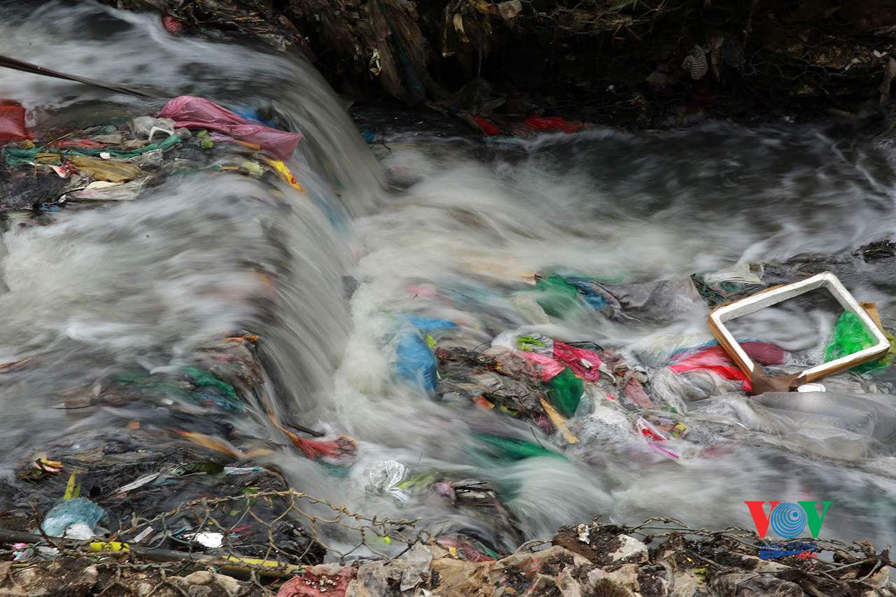 Coi rác thải như là tài nguyên của nền kinh tế tuần hoàn- là xu hướng được nhiều đô thị trên thế giới đã áp dụng thành công và hiệu quả, còn tại Việt Nam quá trình này đang được thực hiện như thế nào? (Ảnh: Quang Hùng/VOVGT)