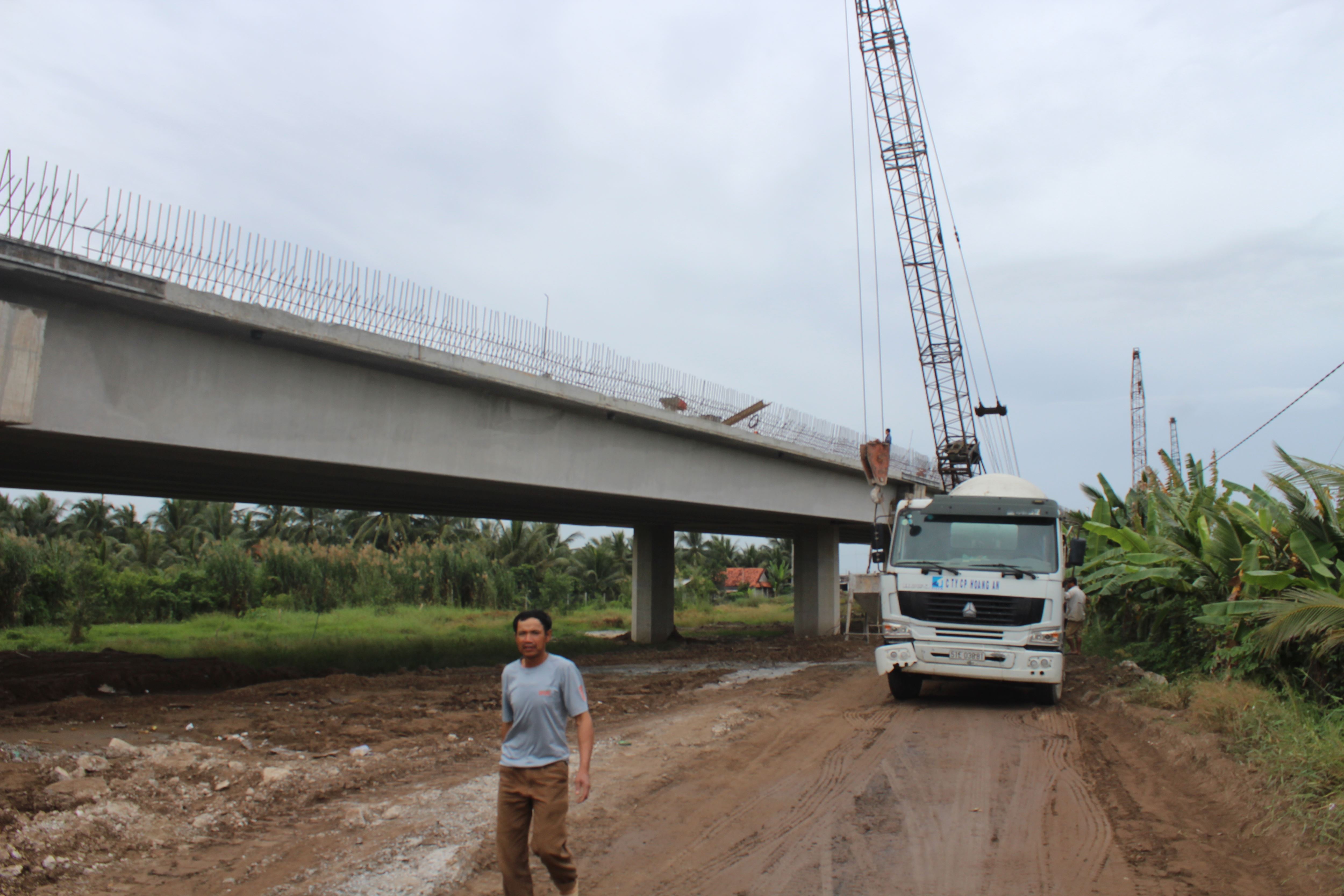  Lực lượng cơ giới được huy động tối đa vào thi công các hạng mục còn lại