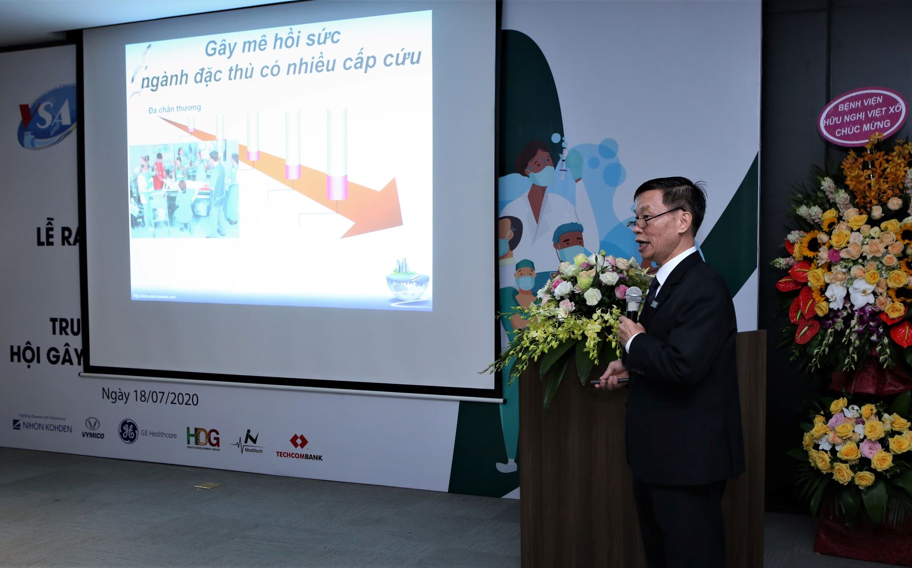 PGS.TS Công Quyết Thắng – Giám đốc Trung tâm SimCAT, Chủ tịch Hội Gây mê Hồi sức Việt Nam giới thiệu mô hình hoạt động của Trung tâm SimCAT