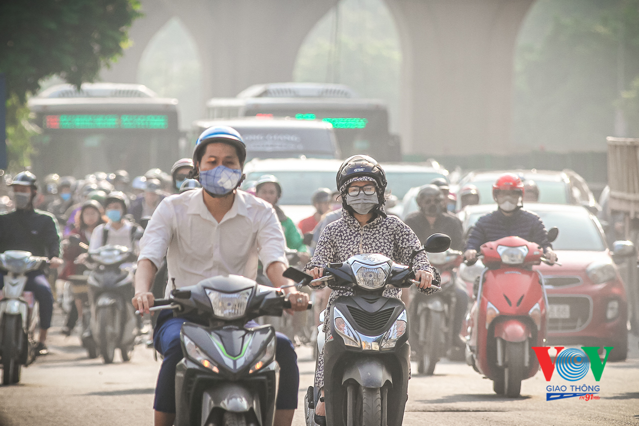 Làm thế nào để kiểm soát và hạn chế tình trạng ô nhiễm không khí tại các đô thị?