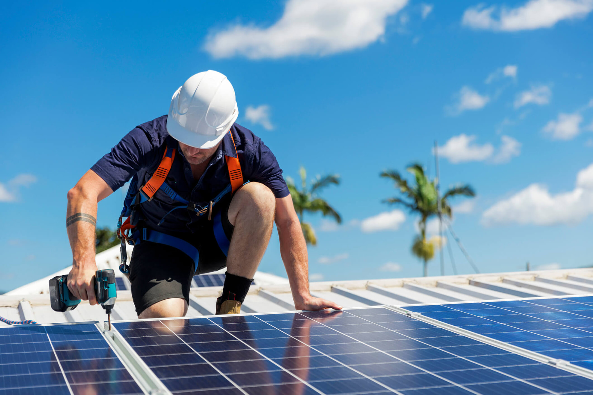 Nhà nước cần sớm đưa ra bộ tiêu chuẩn kỹ thuật về các sản phẩm pin mặt trời cũng như ban hành những quy định để quản lý, giám sát hệ thống điện mặt trời mái nhà