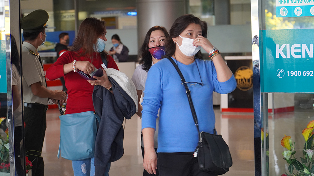 Hành khách - Sân bay - Tân Sơn Nhất