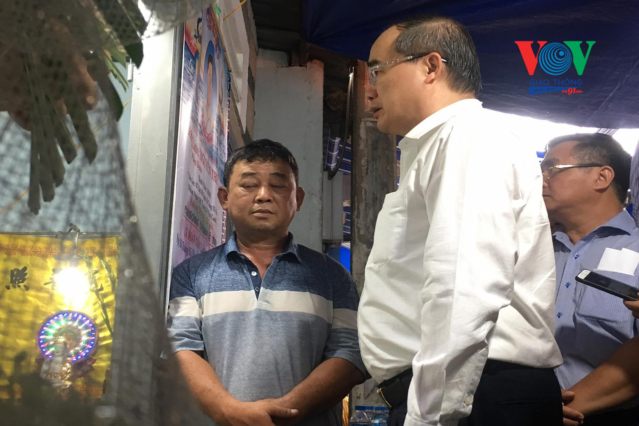Bí thư Thành ủy TP.HCM Nguyễn Thiện Nhân cũng đã trực tiếp đến viếng, chia buồn cùng gia đình em Nguyễn Trung Kiên