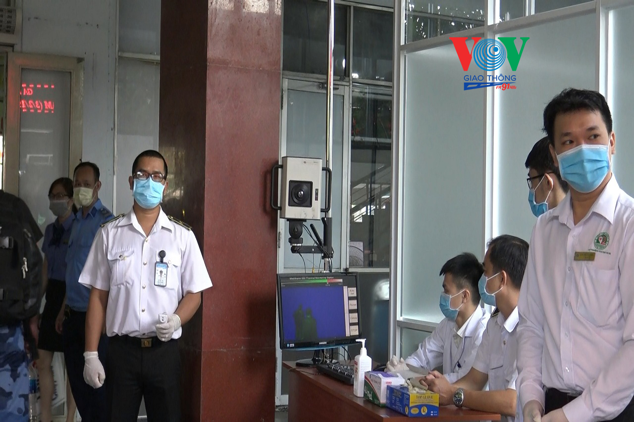 Tất cả hành khách từ các tỉnh đến ga Sài Gòn bằng đường sắt sẽ được phân luồng đi vào khu vực kiểm tra thân nhiệt.
