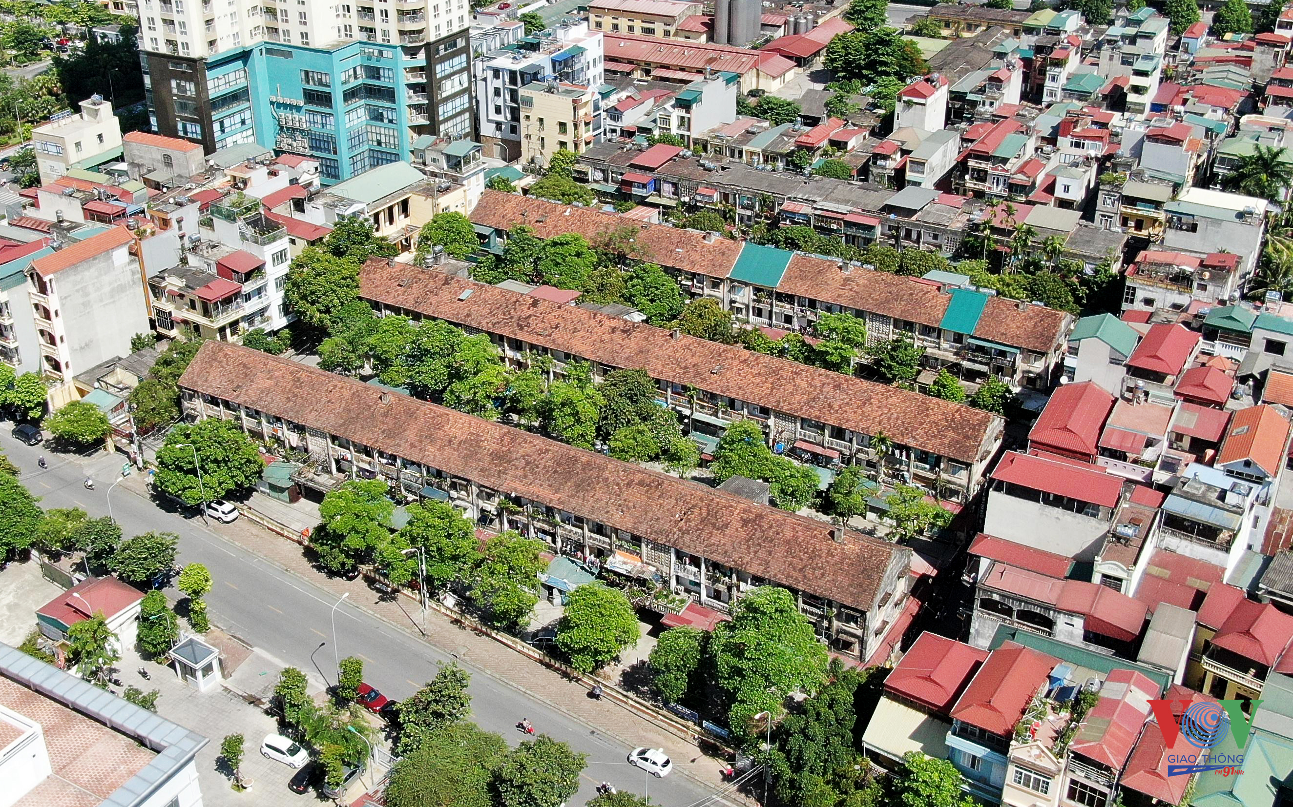 1, Nhiều năm qua, khu tập thể 3 tầng (tổ dân phố 13, phường Nguyễn Trãi, thuộc quận Hà Đông, TP. Hà Nội) xây dựng từ những năm 1970 là nơi sinh sống của hơn 190 hộ dân.