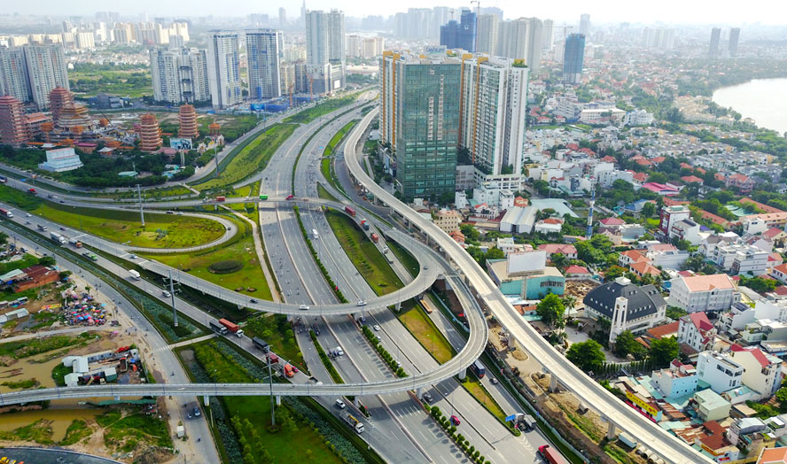Nút giao thông ngã ba Cát Lái kết nối khu vực cửa ngõ phía Đông thành phố Hồ Chí Minh với các địa phương Đông Nam Bộ khác và miền Bắc - Ảnh Hà Nội mới