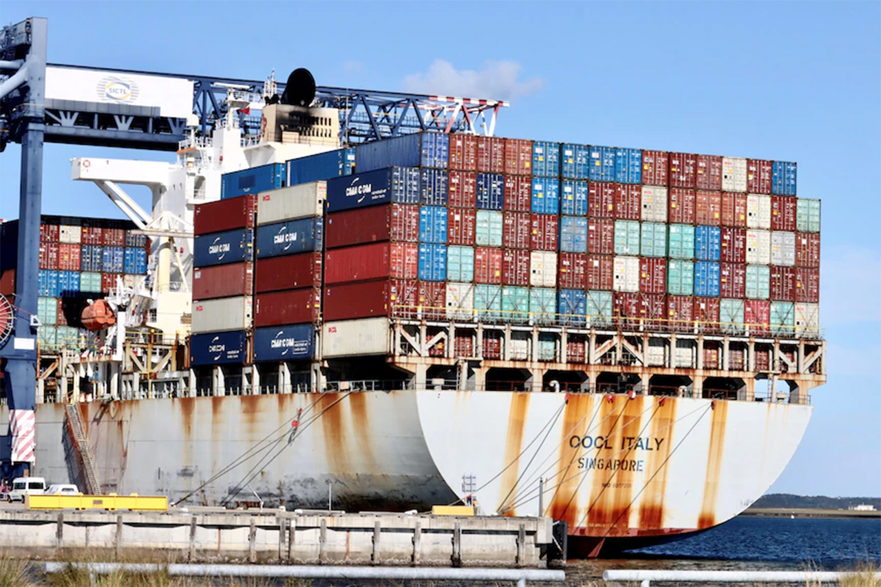 Chi phí vận chuyển hàng hóa bằng tàu biển đang cao kỷ lục. ( Ảnh ABC News)