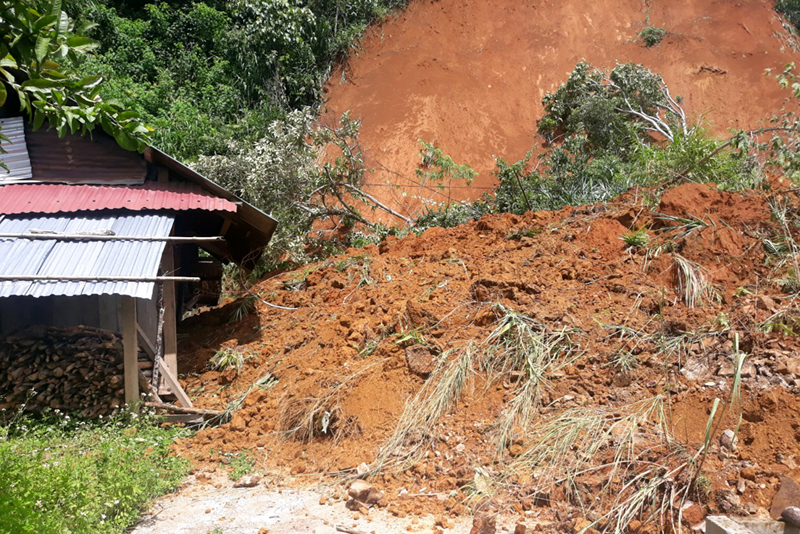 Đợt mưa lũ vừa qua, tỉnh biên giới Lai Châu bị thiệt hại nặng khi xuất hiện hàng trăm điểm sạt lở trên các tuyến giao thông
