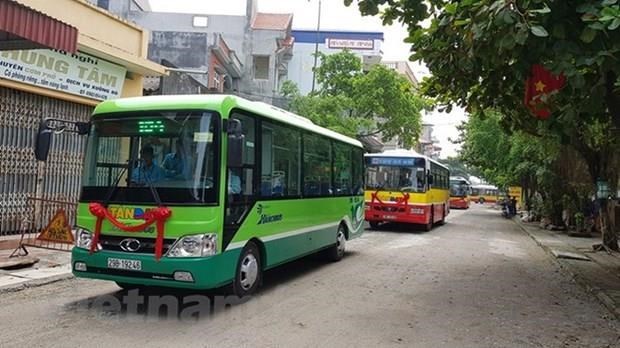 Xe buýt mở mới sẽ kết nối giữa các khu đô thị với các vùng ngoại thành của Hà Nội. (Ảnh: Doãn Đức/Vietnam+