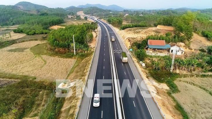 Cao tốc Bắc Giang - Lạng Sơn đã vận hành chính thức đầu năm 2020 qua đó đã rút ngắn thời gian lưu thông Hà Nội - Lạng Sơn từ 3,5 giờ xuống còn khoảng 2,5 tiếng đồng hồ so với tuyến Quốc lộ 1, đây là một trong những dự án PPP trong ngành giao thông phát huy hiệu quả kinh tế- xã hội. Ảnh: Quang Toàn/BNEWS/TTXVN