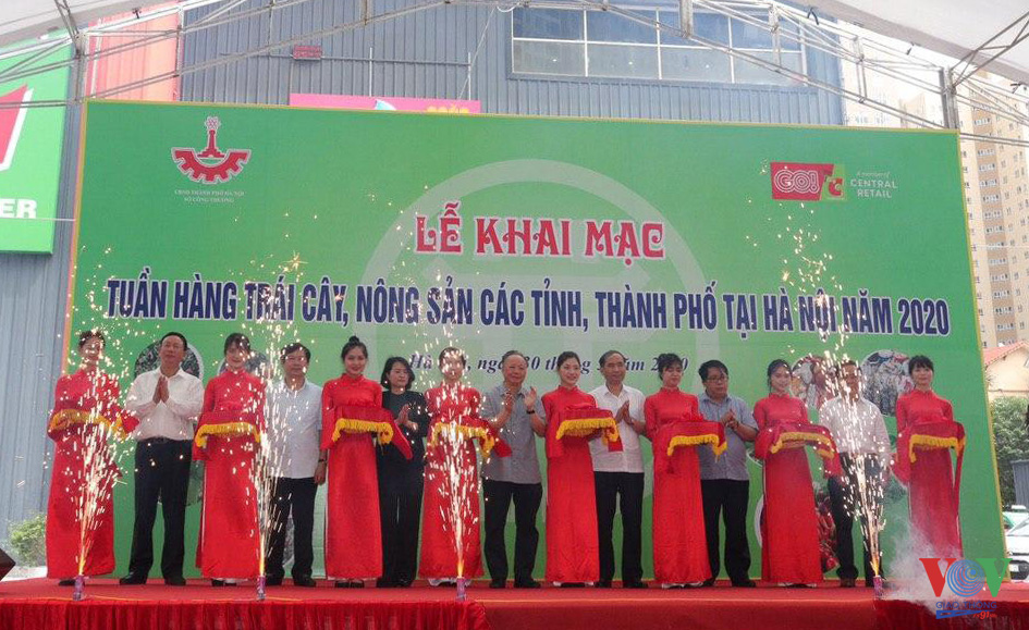 Lễ cắt băng khai mạc Tuần hàng trái cây, nông sản các tỉnh, thành phố tại Hà Nội năm 2020