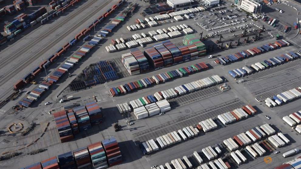 Một bến cảng container tại California, Mỹ (Ảnh REUTERS)