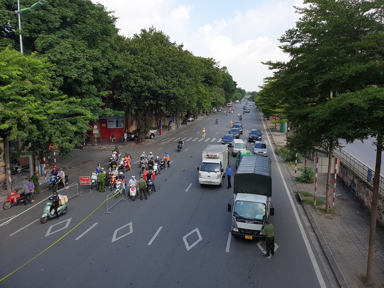 Sở Giao thông vận tải Hà Nội vừa ban hành “Phương án tổ chức giao thông cho người và các phương tiện lưu thông qua các vùng phòng, chống dịch bệnh COVID-19 trên địa bàn thành phố Hà Nội.